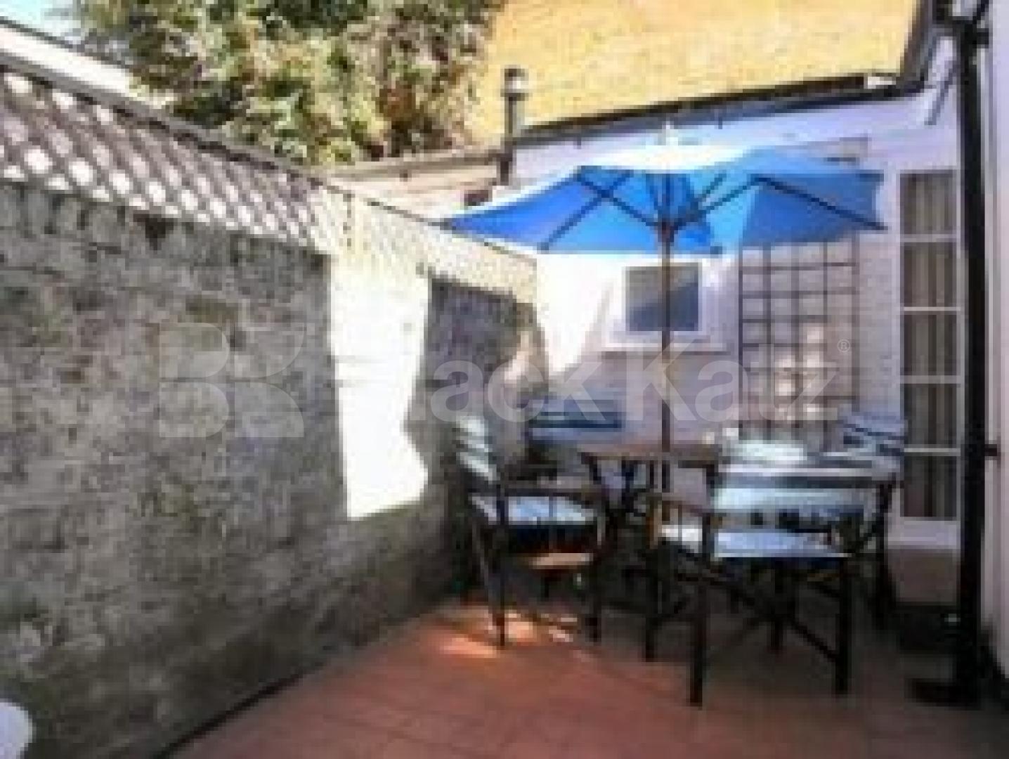 			MUST SEE!!!, 3 Bedroom, 1 bath, 1 reception Terraced House			 Wynford Road, Islington